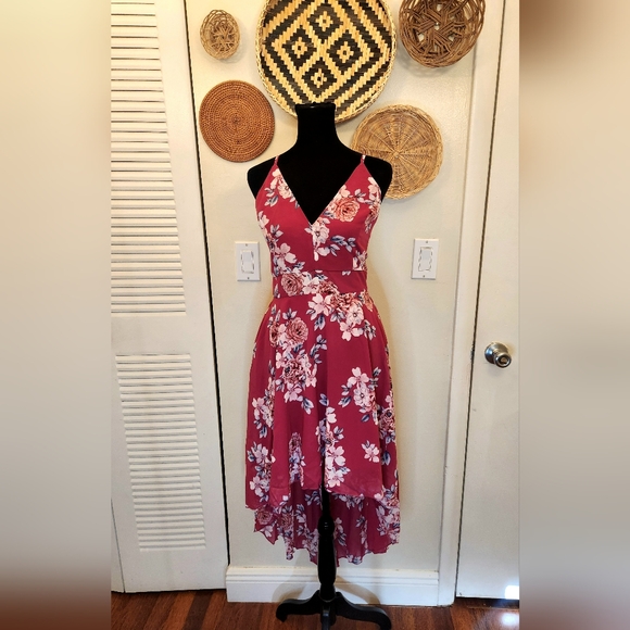 LAST ONE! High-low Floral Dress With Lace Back - Picture 4 of 11